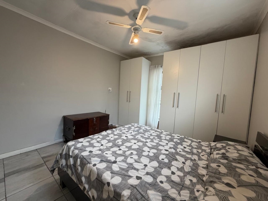 5 Bedroom Property for Sale in Lotus River Western Cape